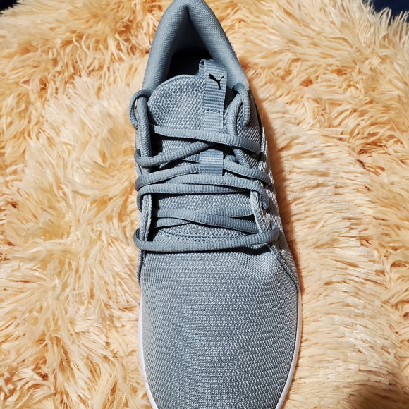 Sneakers - Picture 3 of 4